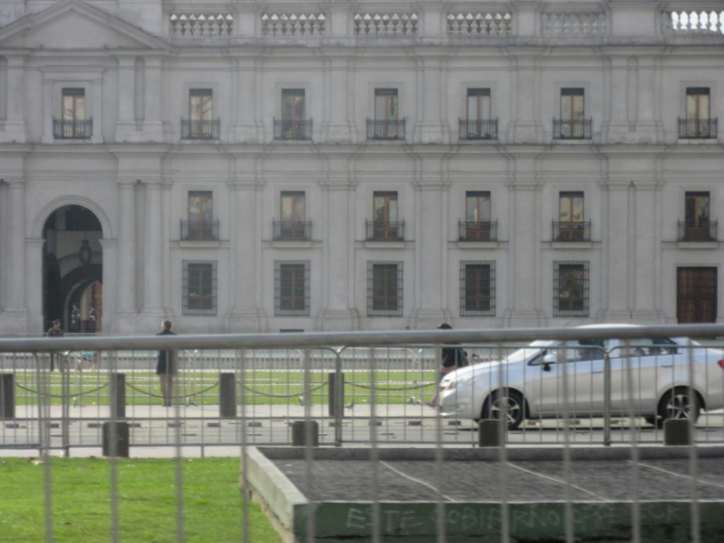 圣地亚哥Departamento Paseo Bulnes Metro La Moneda公寓 外观 照片