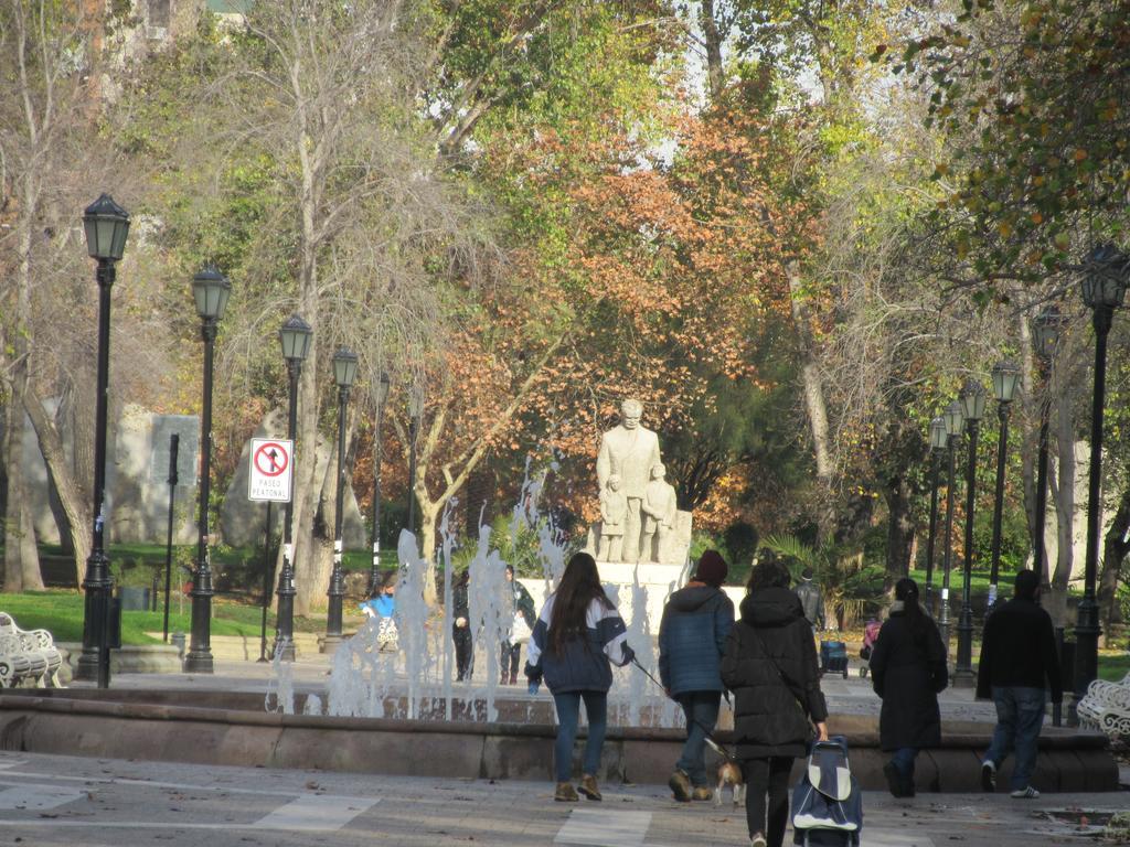 圣地亚哥Departamento Paseo Bulnes Metro La Moneda公寓 外观 照片